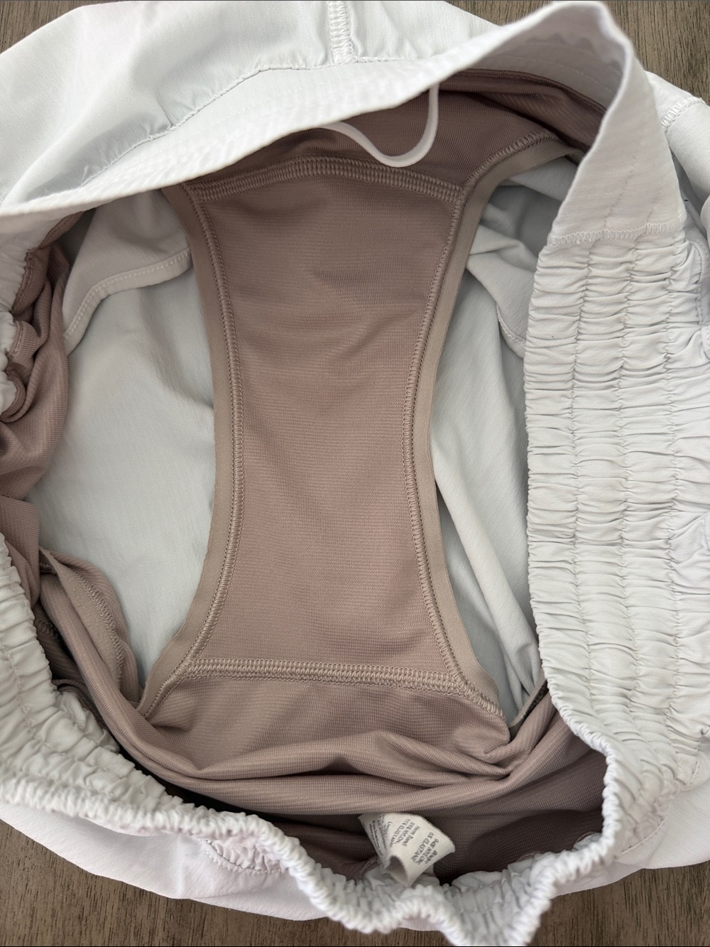 Lululemon White 4” Hotty Hot shorts - Picture 4 of 5